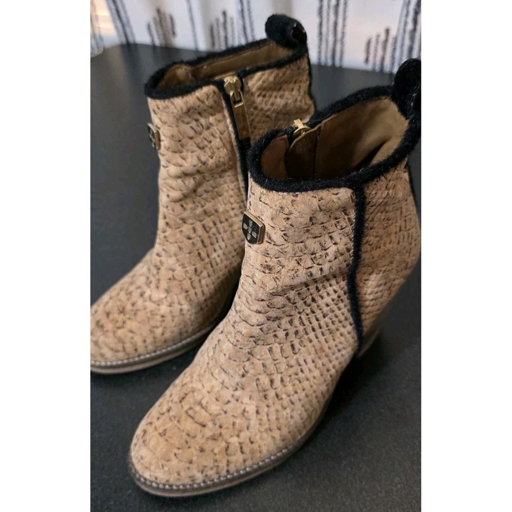 Rutz Walk in Cork Tan Cork Ankle Bootie Fashion Side Zip 7 Woman EUC